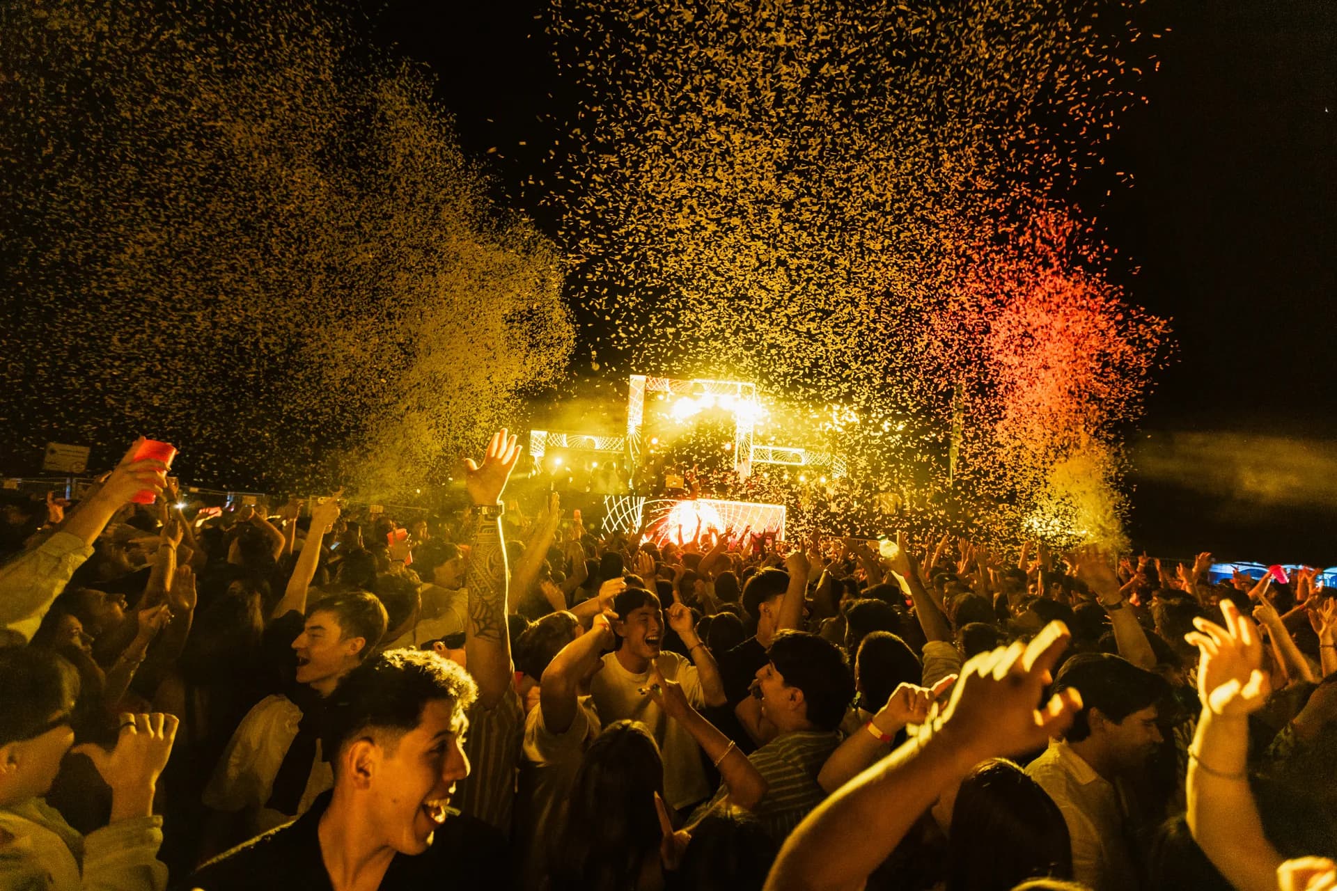 The Vibe y Fiesta Año Nuevo foto 15