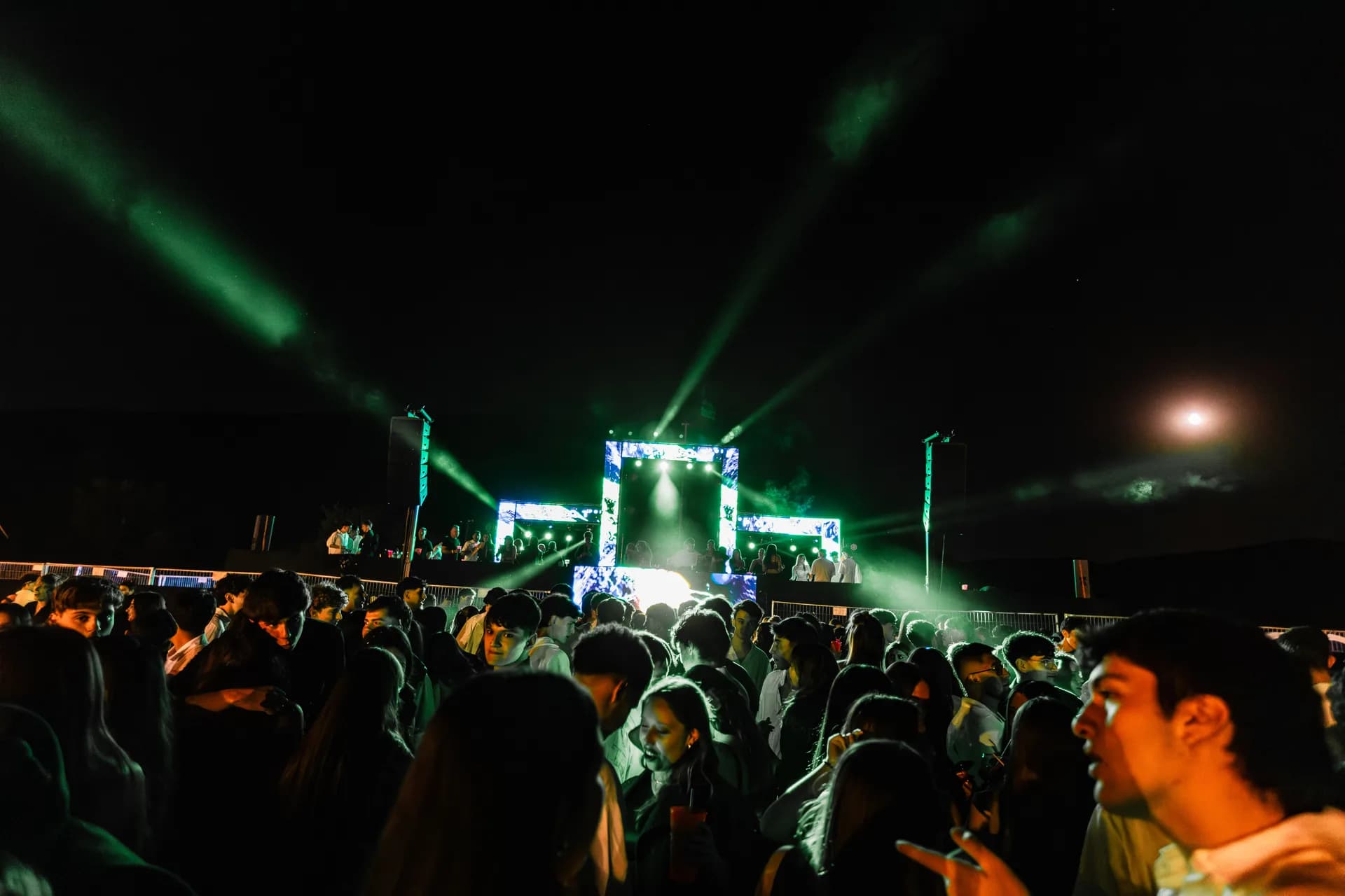 The Vibe y Fiesta Año Nuevo foto 7